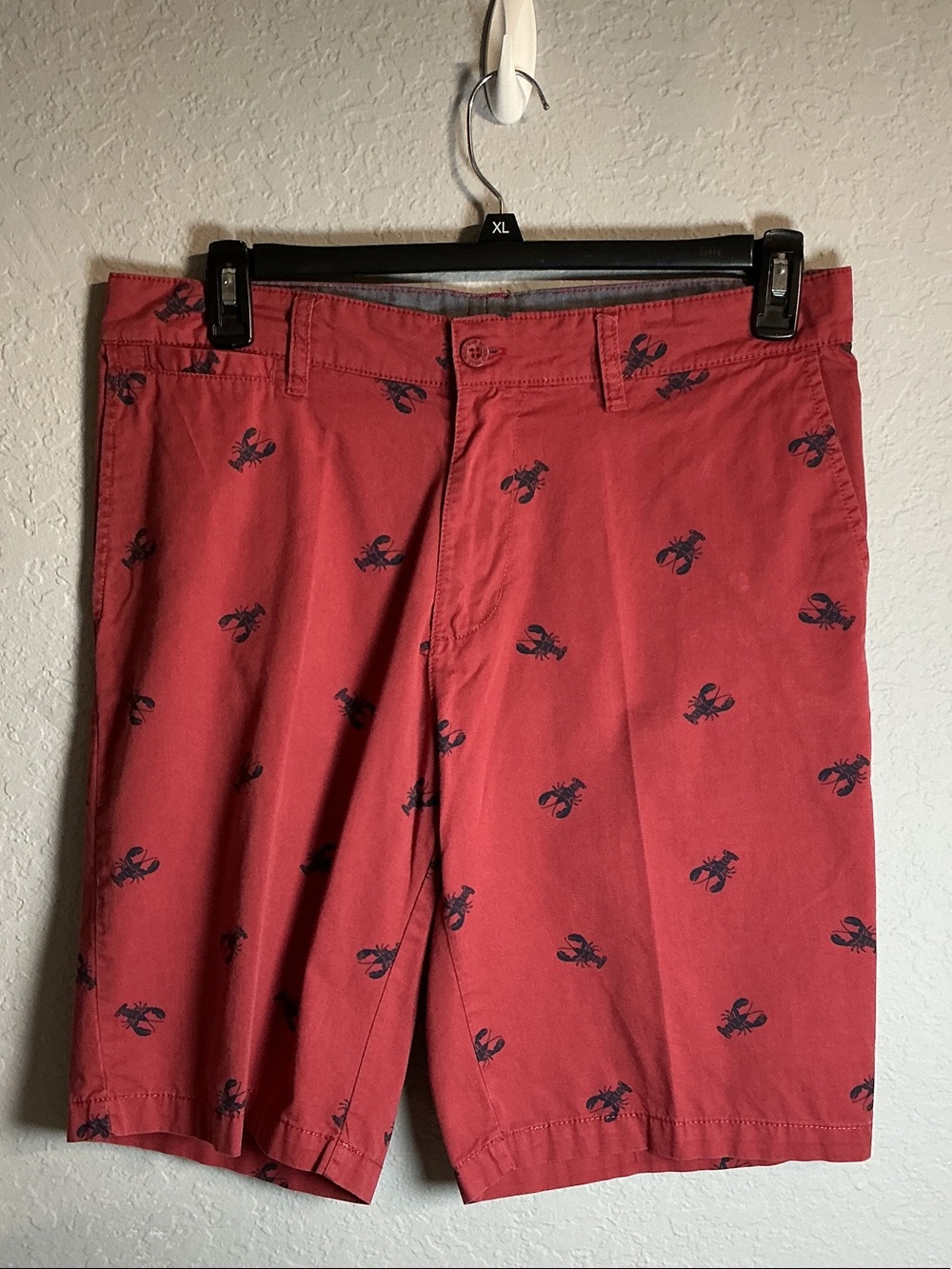 Beverly Hills Polo Club Red Lobster-Print Men’s Shorts